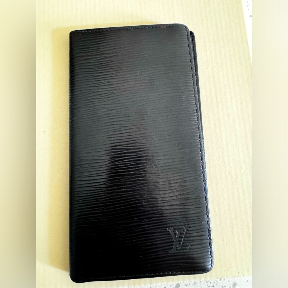 Louis Vuitton Epi long wallet